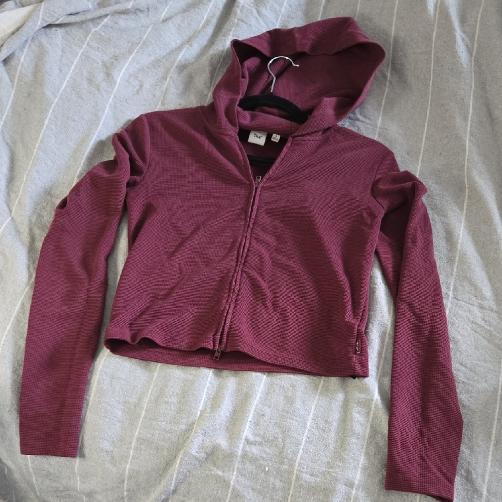 TNA Cropped Hoodie in Berry Plum